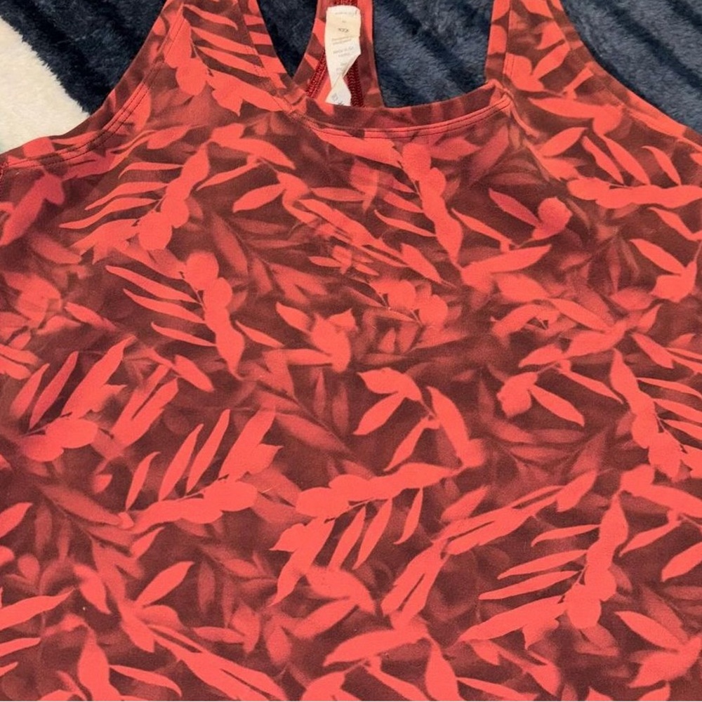 Lululemon tank top